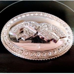 Western belt buckle, 1980’s studded with 2 pistols